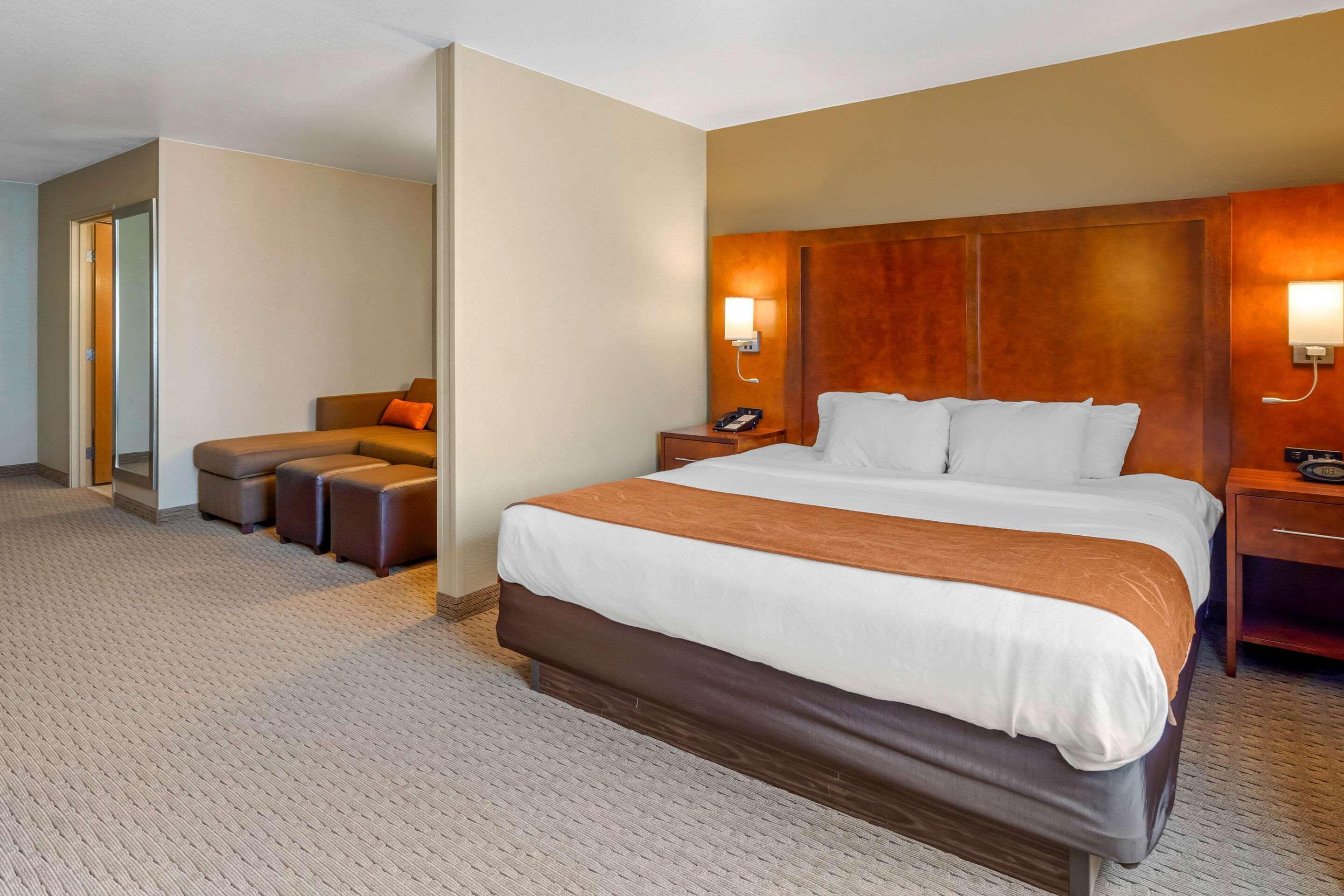 Comfort Suites Burlington Eksteriør billede