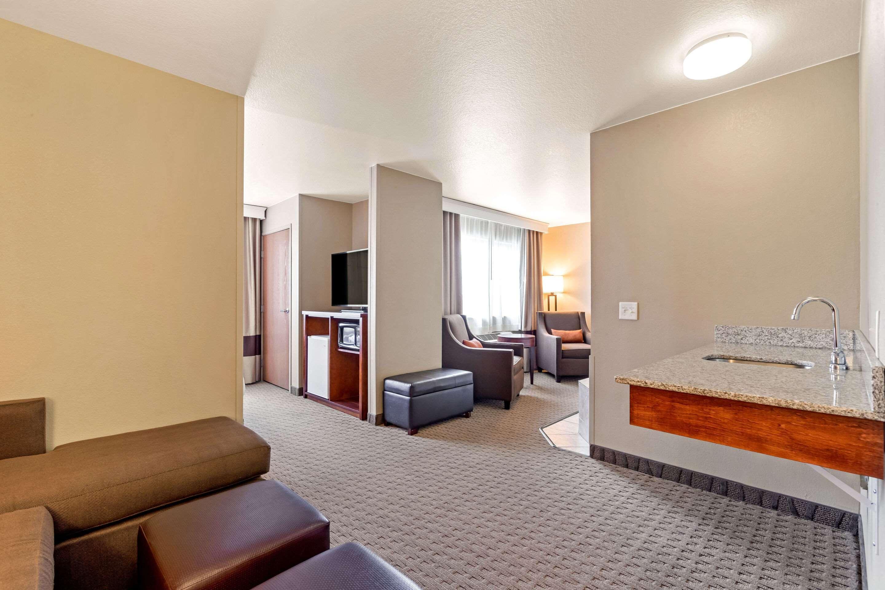 Comfort Suites Burlington Eksteriør billede